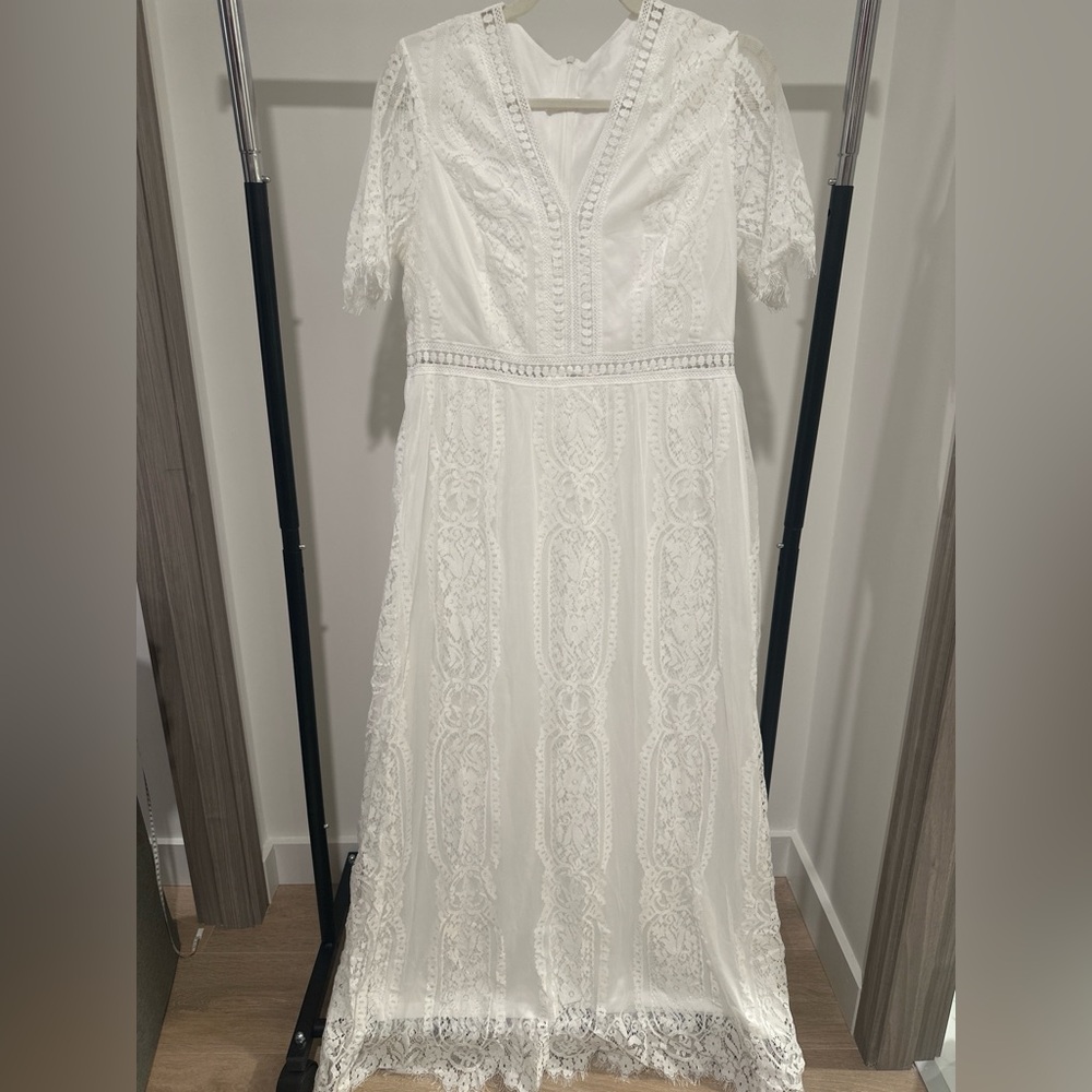 Elegant White Lace Dress